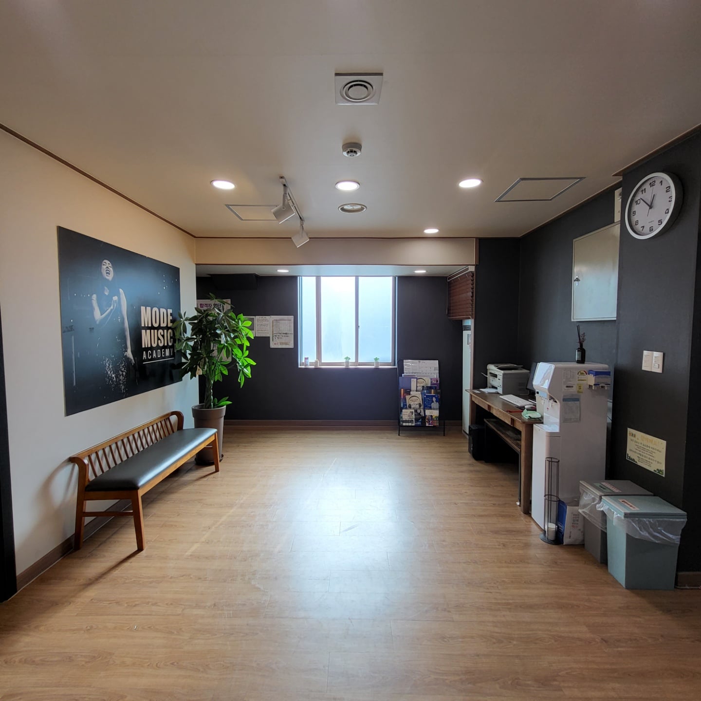 2층 로비-1.jpg