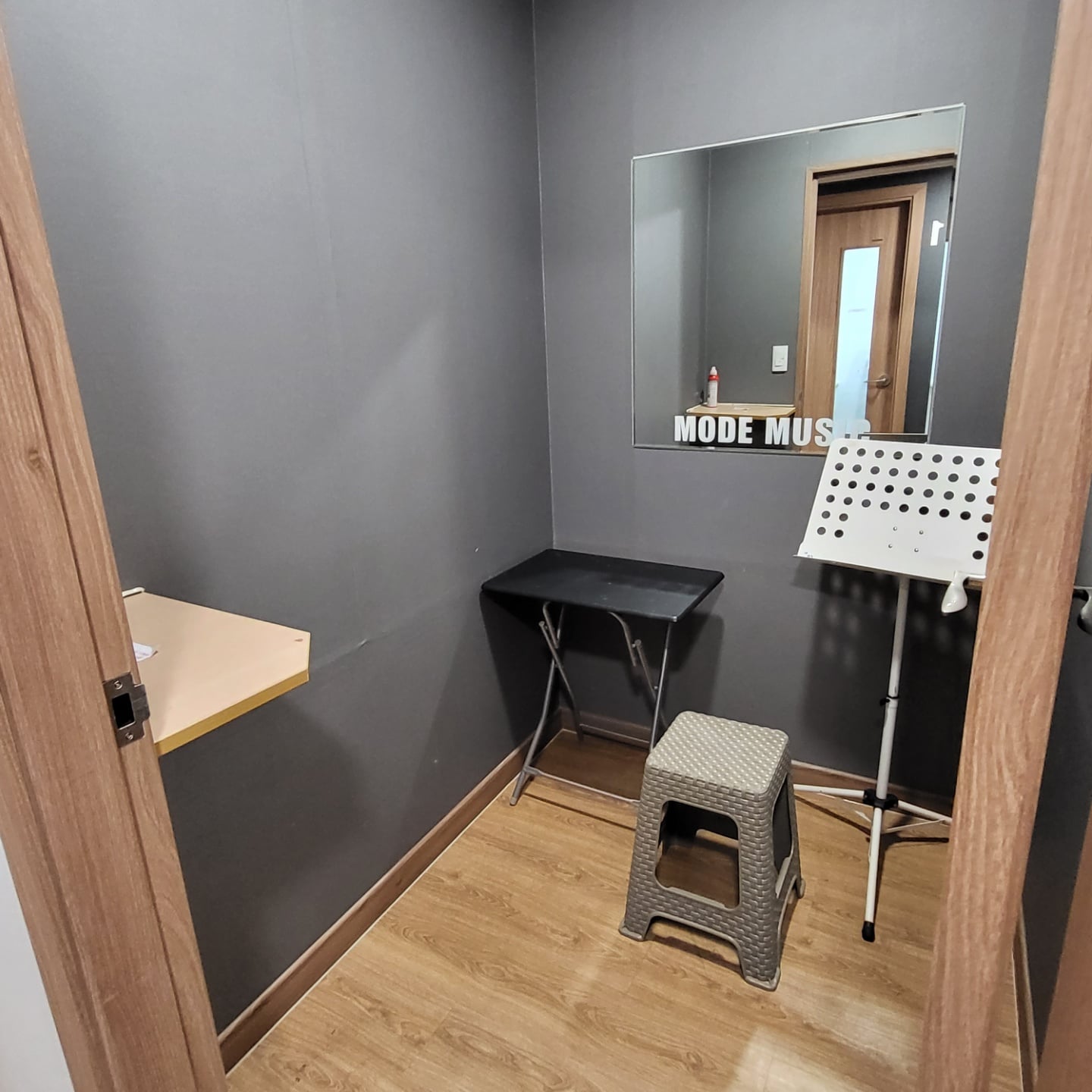 2층 연습실-(보면대).jpg