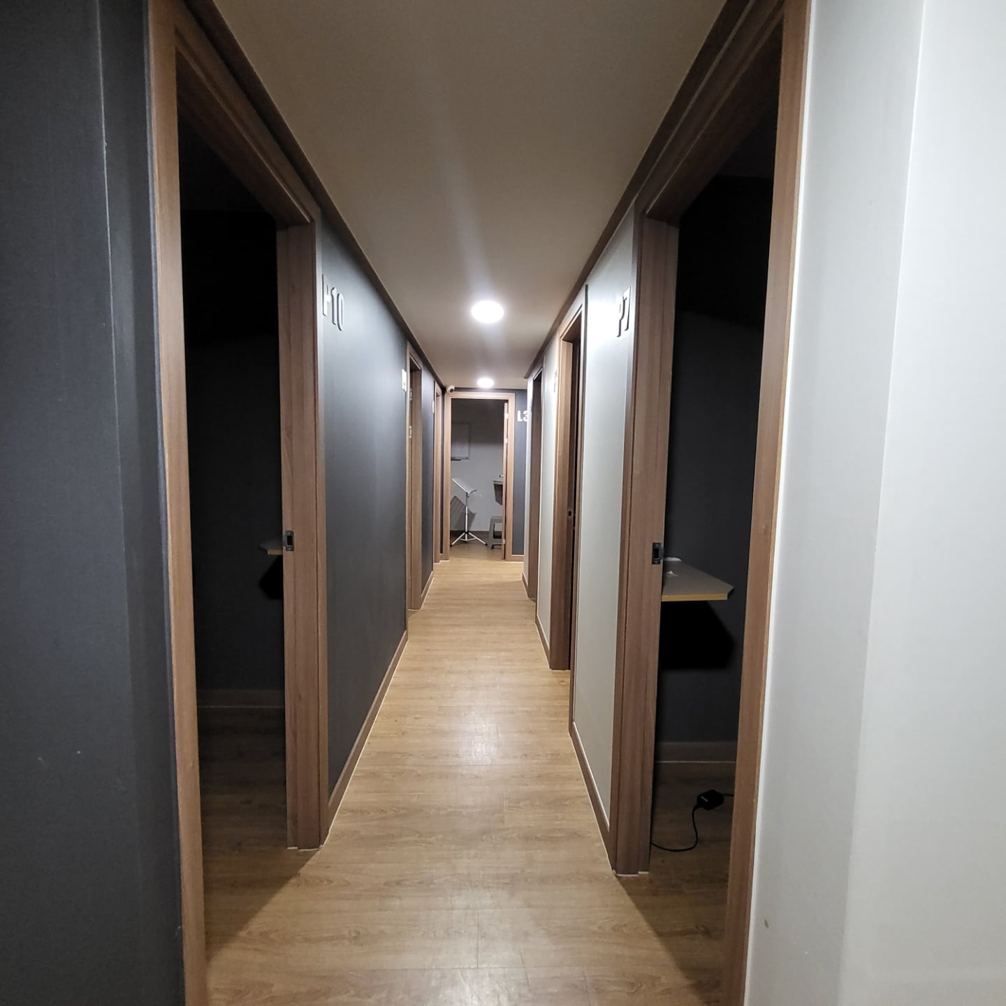 2층 복도-2(사무실뒤).jpg