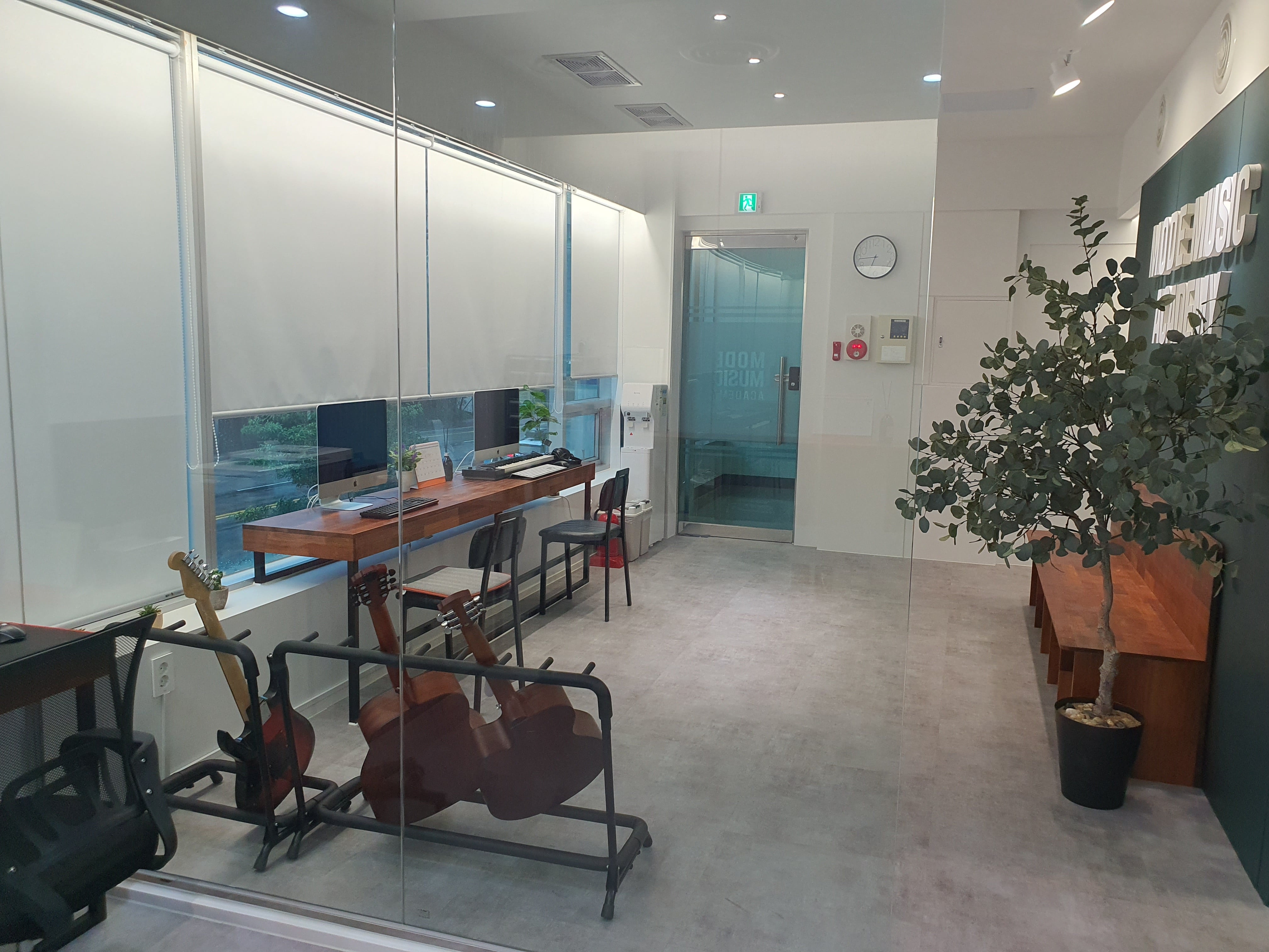 학원로비 (1).jpg